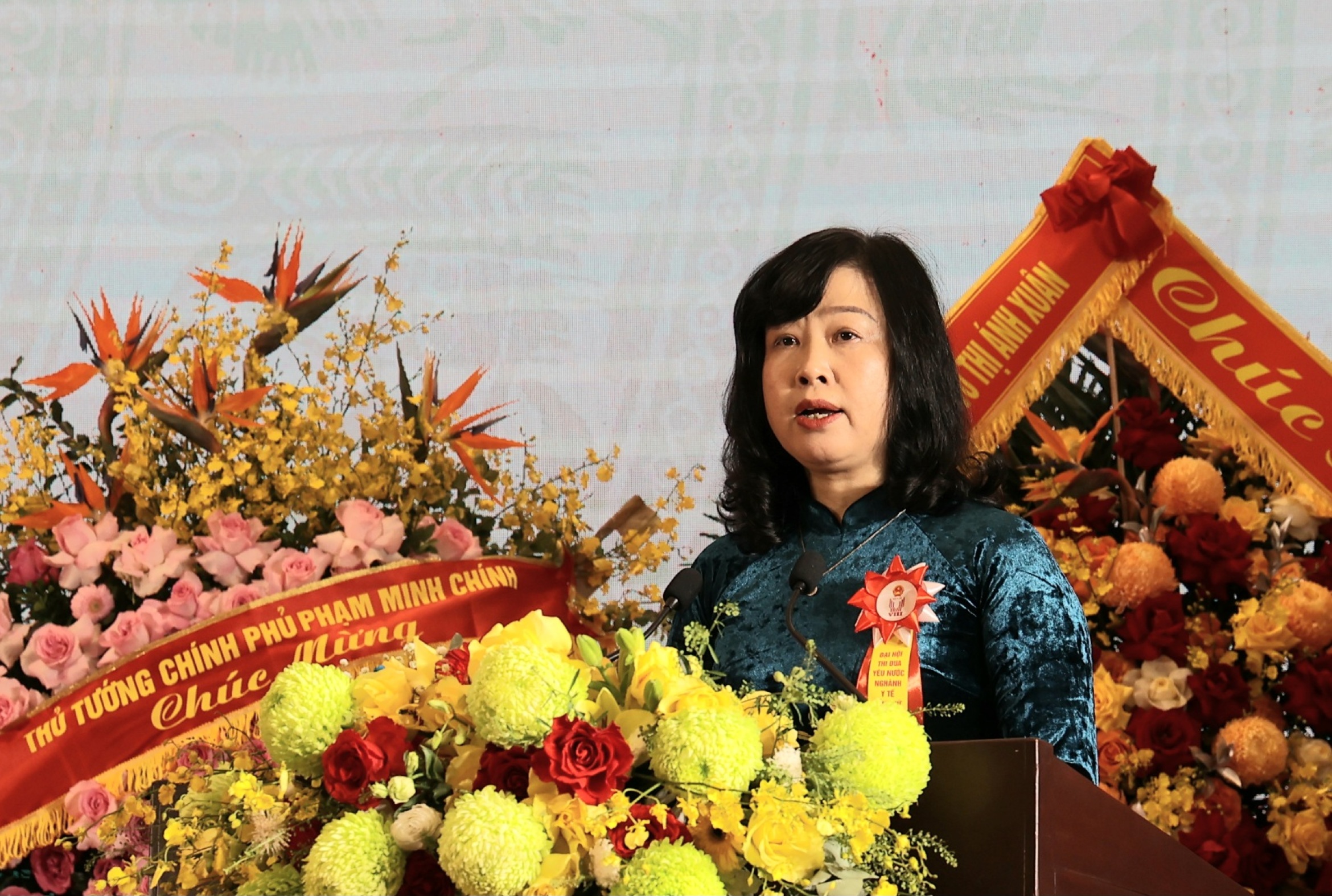 副总理黎成功:医务人员提高医德,保护人民健康